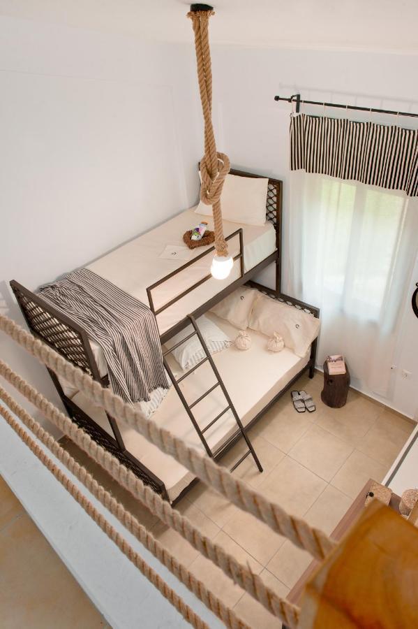 Seathon Seafront Beach Villa In Kalamitsi Luaran gambar